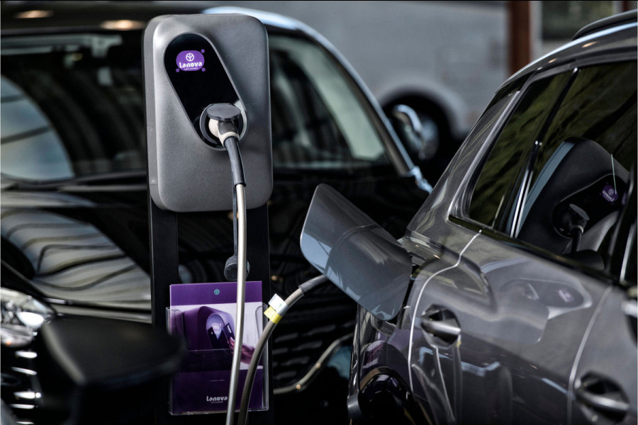 Fiat 500 1.0 Hybrid Club > Cruise control/Apple carplay/Android/Donkere hemelbekleding