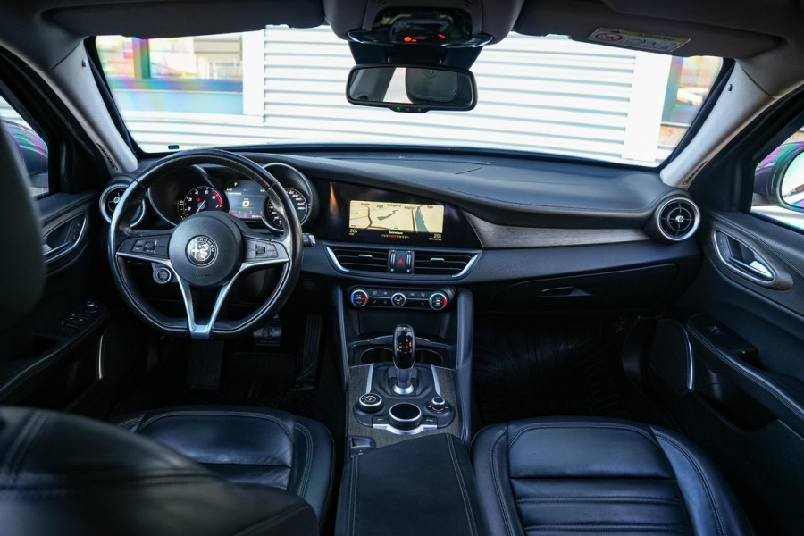 Alfa Romeo Giulia 2.0 T AWD Gepantserd 280 PK | Diplomatiek veiligheidsglas | Ex-regeringsauto Italië | Unieke historie