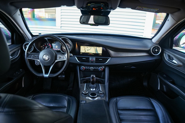 Alfa Romeo Giulia 2.0 T AWD Gepantserd 280 PK | Diplomatiek veiligheidsglas | Ex-regeringsauto Italië | Unieke historie