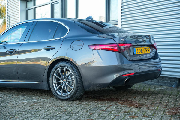 Alfa Romeo Giulia 2.0 T AWD Gepantserd 280 PK | Diplomatiek veiligheidsglas | Ex-regeringsauto Italië | Unieke historie