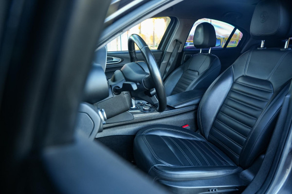Alfa Romeo Giulia 2.0 T AWD Gepantserd 280 PK | Diplomatiek veiligheidsglas | Ex-regeringsauto Italië | Unieke historie