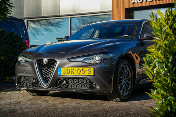 Alfa Romeo Giulia 2.0 T AWD Gepantserd 280 PK | Diplomatiek veiligheidsglas | Ex-regeringsauto Italië | Unieke historie