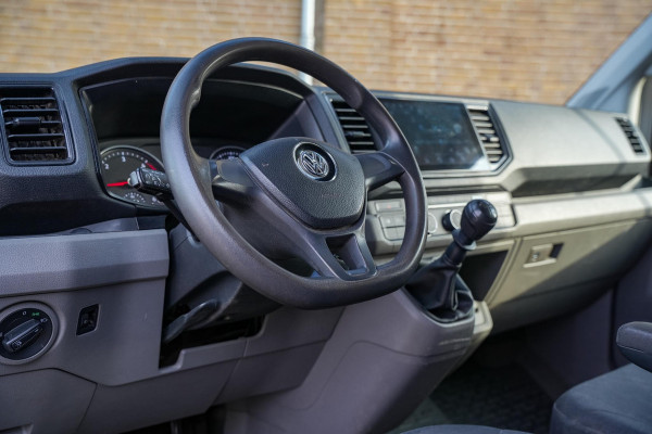 Volkswagen Crafter 30 2.0 TDI L3H2 Trendline Camera Cruise Trekhaak Schuifdeur Clima