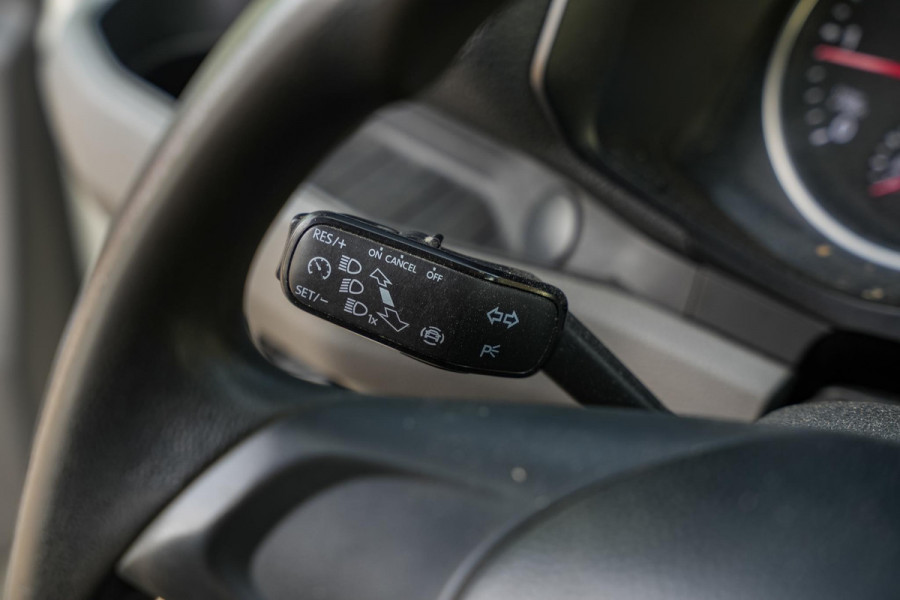 Volkswagen Crafter 30 2.0 TDI L3H2 Trendline Camera Cruise Trekhaak Schuifdeur Clima