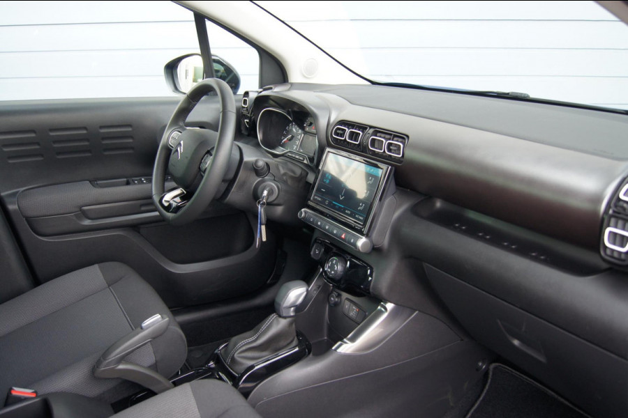 Citroën C3 Aircross 1.2 PureTech 130 Automaat • 2024 • Facelift • Voltaic Blue • Navi • All-Season • 17" Zwart LM