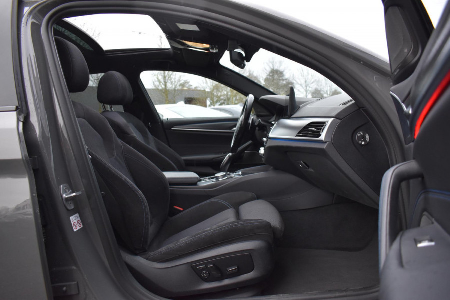 BMW 5 Serie 530e High Executive M-Sport Pano Camera 20" HK