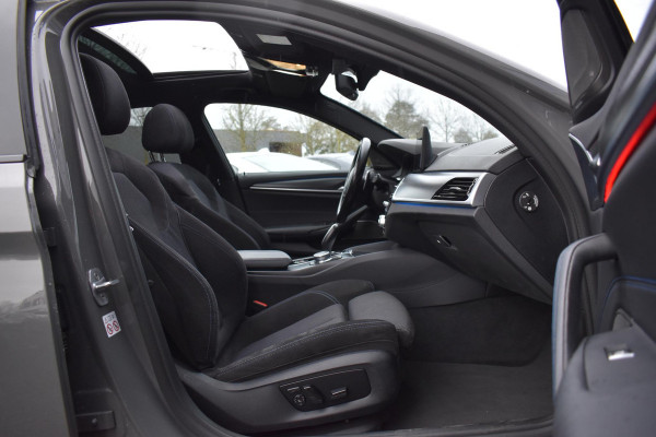 BMW 5 Serie 530e High Executive M-Sport Pano Camera 20" HK