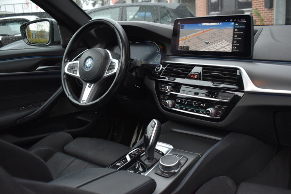 BMW 5 Serie 530e High Executive M-Sport Pano Camera 20" HK