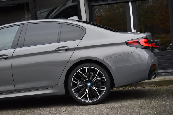 BMW 5 Serie 530e High Executive M-Sport Pano Camera 20" HK