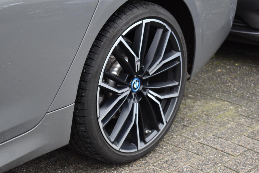 BMW 5 Serie 530e High Executive M-Sport Pano Camera 20" HK