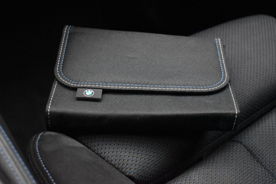 BMW 5 Serie 530e High Executive M-Sport Pano Camera 20" HK