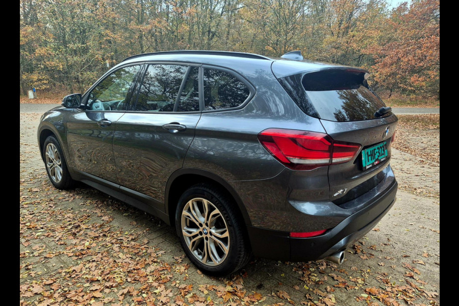 BMW X1 SDrive18i Executive . Panoramadak . 37000 km