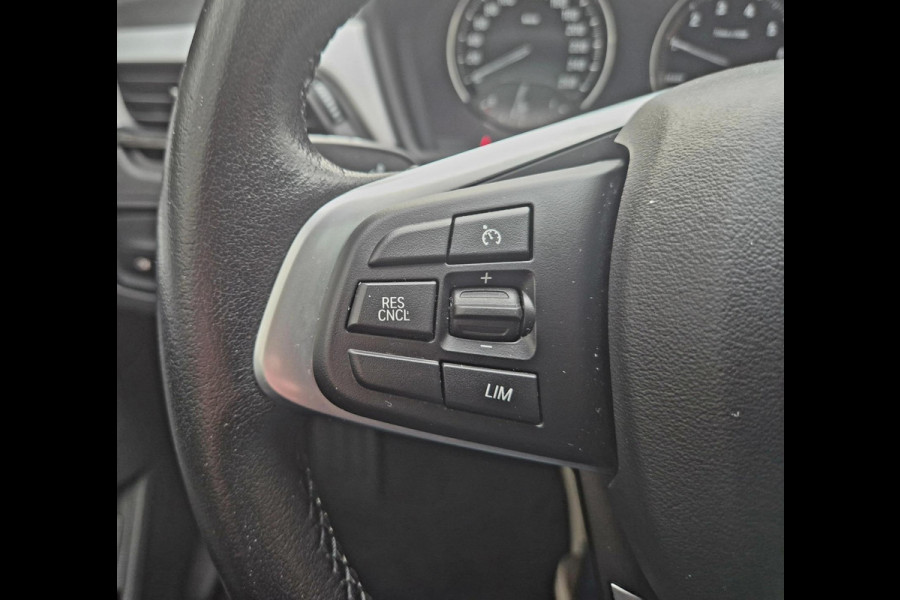 BMW X1 SDrive18i Executive . Panoramadak . 37000 km