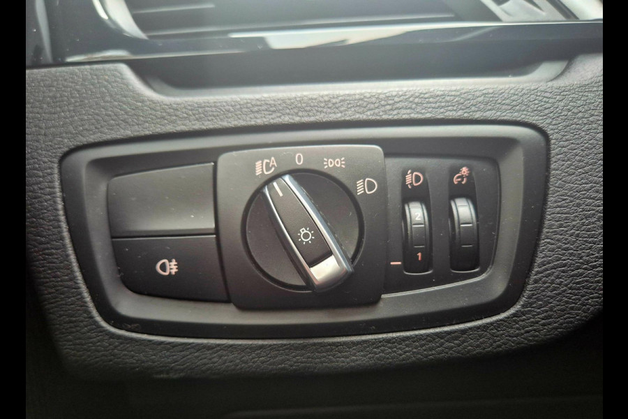 BMW X1 SDrive18i Executive . Panoramadak . 37000 km