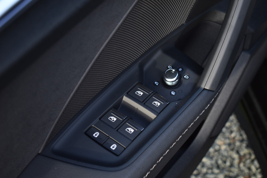 Audi A3 Sportback 2.0 TFSI S3 QUATTRO 310PK S-TRON S3-SPORT CAMERA/LEDER/CARPLAY