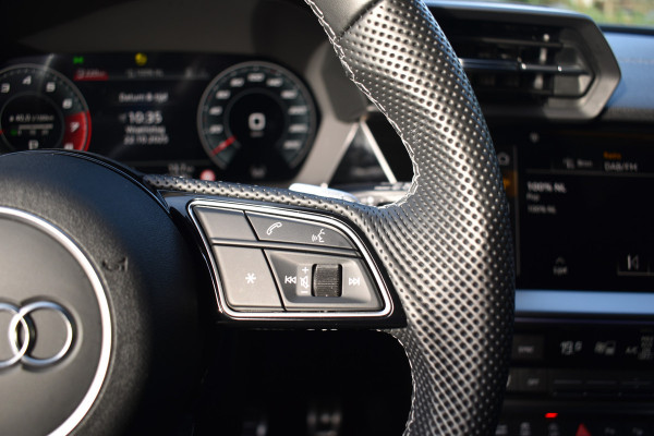 Audi A3 Sportback 2.0 TFSI S3 QUATTRO 310PK S-TRON S3-SPORT CAMERA/LEDER/CARPLAY