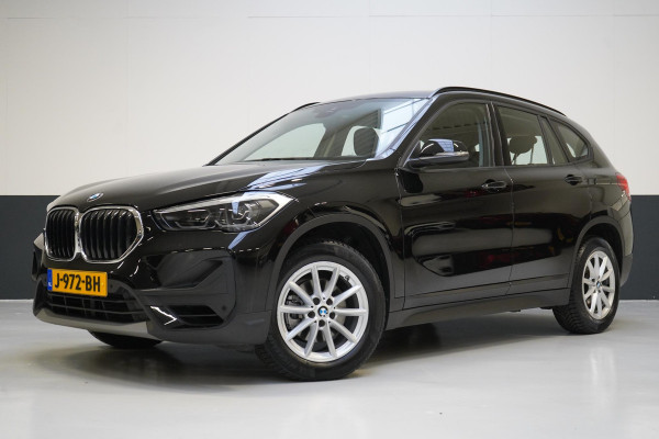 BMW X1 sDrive18i Executive Edition | Head-Up | Navigatie | Climate control | Cruise control