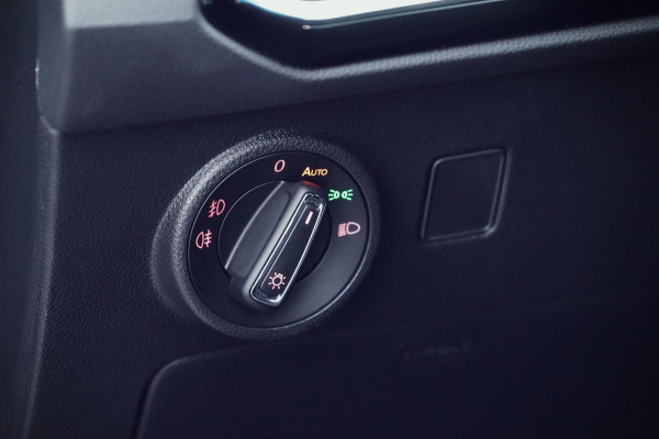 Seat Ateca 1.5 TSI FR Business Intense / Pano / Trekhaak / Navi / ACC / Side-Assist / Elek. Klep