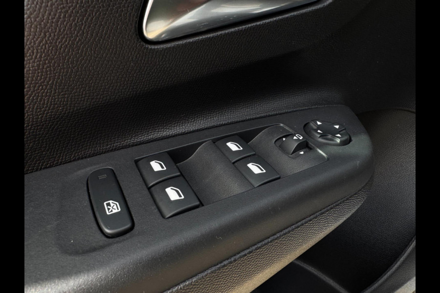 Opel Corsa 1.2 GS CARPLAY / PARKEERSENSOREN / LED / DODEHOEK SENSOREN / CRUISE CONTROL / TWO-TONE