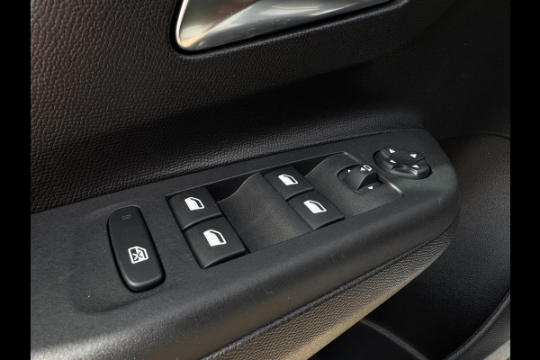 Opel Corsa 1.2 GS CARPLAY / PARKEERSENSOREN / LED / DODEHOEK SENSOREN / CRUISE CONTROL / TWO-TONE