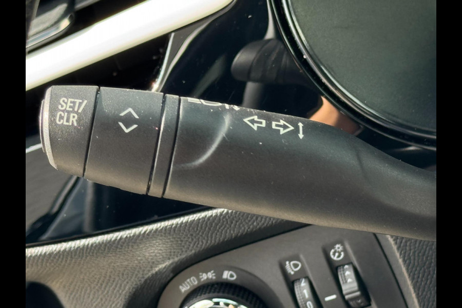 Opel Corsa 1.2 GS CARPLAY / PARKEERSENSOREN / LED / DODEHOEK SENSOREN / CRUISE CONTROL / TWO-TONE