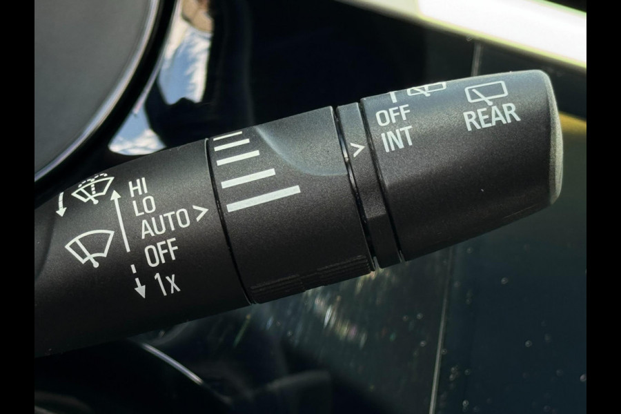 Opel Corsa 1.2 GS CARPLAY / PARKEERSENSOREN / LED / DODEHOEK SENSOREN / CRUISE CONTROL / TWO-TONE