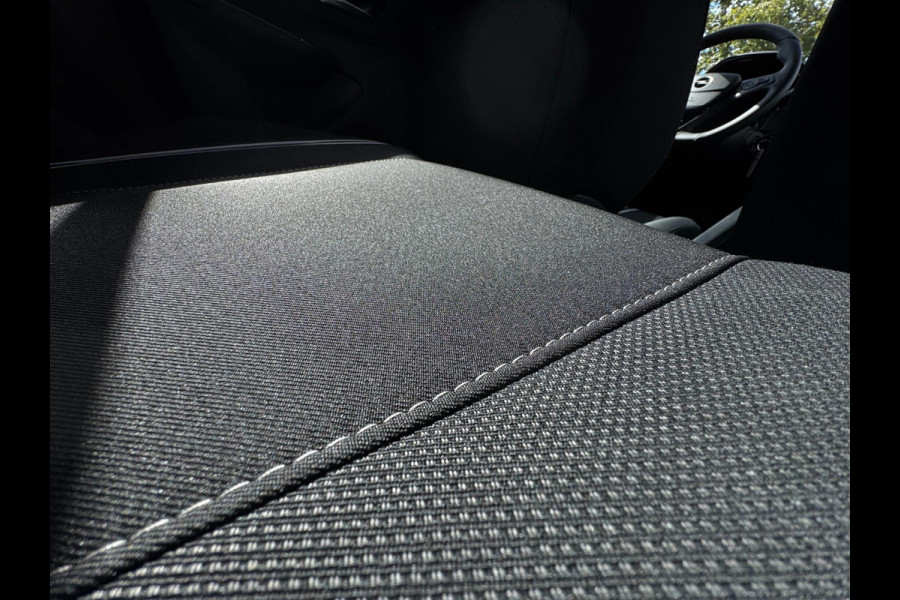 Opel Corsa 1.2 GS CARPLAY / PARKEERSENSOREN / LED / DODEHOEK SENSOREN / CRUISE CONTROL / TWO-TONE