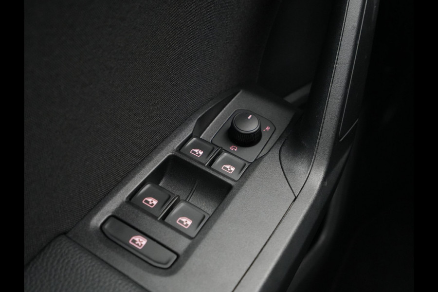 Seat Ibiza 1.0 TSI 95pk FR Business Intense Trekhaak Navigatie Camera Led Carplay Argon