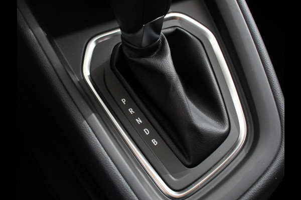 Mitsubishi Colt 1.6 HEV Automaat Intense DEMO Navigatie d.m.v. Apple Carplay/Android Auto Camera Climate Control Cruise Control Lichtmetalen velgen Extra Getint Glas Digitale Cockpit