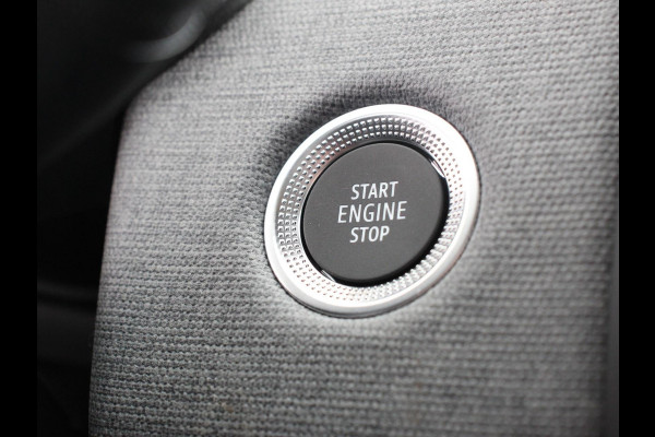 Mitsubishi Colt 1.6 HEV Automaat Intense DEMO Navigatie d.m.v. Apple Carplay/Android Auto Camera Climate Control Cruise Control Lichtmetalen velgen Extra Getint Glas Digitale Cockpit