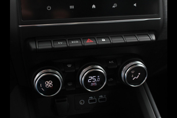 Mitsubishi Colt 1.6 HEV Automaat Intense DEMO Navigatie d.m.v. Apple Carplay/Android Auto Camera Climate Control Cruise Control Lichtmetalen velgen Extra Getint Glas Digitale Cockpit