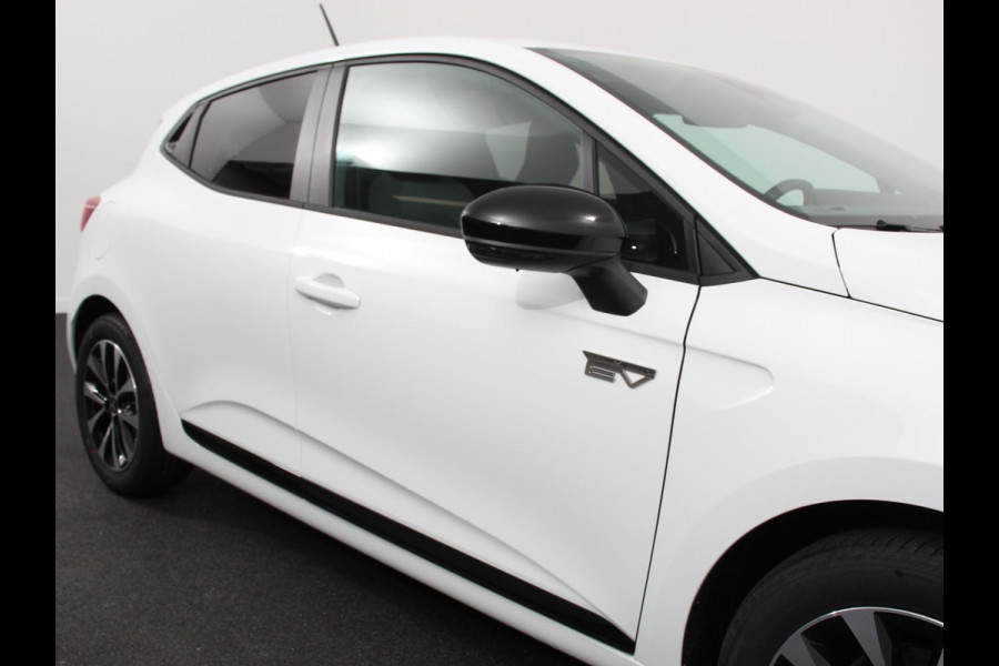 Mitsubishi Colt 1.6 HEV Automaat Intense DEMO Navigatie d.m.v. Apple Carplay/Android Auto Camera Climate Control Cruise Control Lichtmetalen velgen Extra Getint Glas Digitale Cockpit