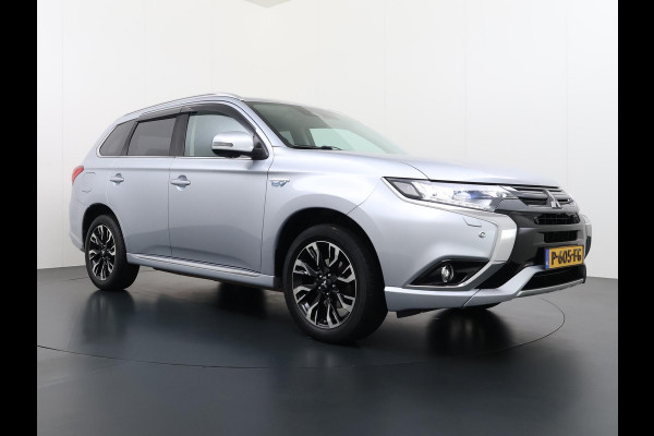 Mitsubishi Outlander 2.0 PHEV Prestige+ VAN: €23.900,- VOOR: €19.440,- UW EINDEJAARSVOORDEEL: €4.460,- | VEEL OPTIES!| ELEK. STOEL| ELEK. ACHTERKLEP| STOEL/STUURVERWARMING | AFNEEMBARE TREKHAAK | PANO DAK | ACHTERUITRIJ CAMERA |
