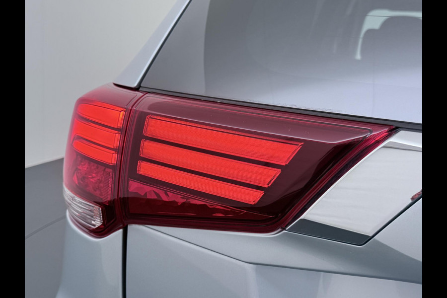 Mitsubishi Outlander 2.0 PHEV Prestige+ VAN: €23.900,- VOOR: €19.440,- UW EINDEJAARSVOORDEEL: €4.460,- | VEEL OPTIES!| ELEK. STOEL| ELEK. ACHTERKLEP| STOEL/STUURVERWARMING | AFNEEMBARE TREKHAAK | PANO DAK | ACHTERUITRIJ CAMERA |