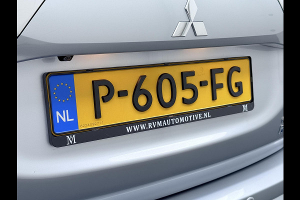 Mitsubishi Outlander 2.0 PHEV Prestige+ VAN: €23.900,- VOOR: €19.440,- UW EINDEJAARSVOORDEEL: €4.460,- | VEEL OPTIES!| ELEK. STOEL| ELEK. ACHTERKLEP| STOEL/STUURVERWARMING | AFNEEMBARE TREKHAAK | PANO DAK | ACHTERUITRIJ CAMERA |