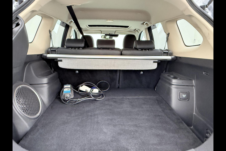 Mitsubishi Outlander 2.0 PHEV Prestige+ VAN: €23.900,- VOOR: €19.440,- UW EINDEJAARSVOORDEEL: €4.460,- | VEEL OPTIES!| ELEK. STOEL| ELEK. ACHTERKLEP| STOEL/STUURVERWARMING | AFNEEMBARE TREKHAAK | PANO DAK | ACHTERUITRIJ CAMERA |