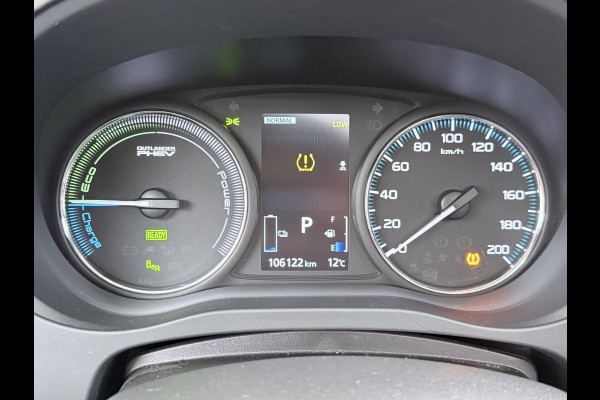 Mitsubishi Outlander 2.0 PHEV Prestige+ VAN: €23.900,- VOOR: €19.440,- UW EINDEJAARSVOORDEEL: €4.460,- | VEEL OPTIES!| ELEK. STOEL| ELEK. ACHTERKLEP| STOEL/STUURVERWARMING | AFNEEMBARE TREKHAAK | PANO DAK | ACHTERUITRIJ CAMERA |