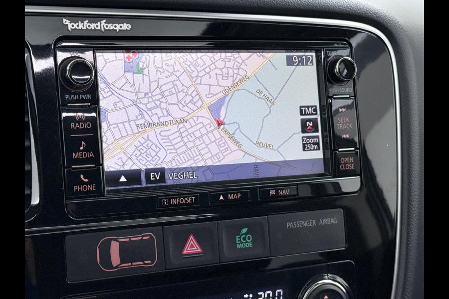 Mitsubishi Outlander 2.0 PHEV Prestige+ VAN: €23.900,- VOOR: €19.440,- UW EINDEJAARSVOORDEEL: €4.460,- | VEEL OPTIES!| ELEK. STOEL| ELEK. ACHTERKLEP| STOEL/STUURVERWARMING | AFNEEMBARE TREKHAAK | PANO DAK | ACHTERUITRIJ CAMERA |