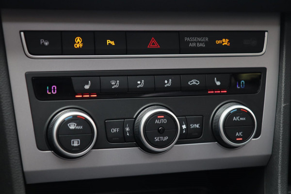 Seat Ateca 1.5 TSI FR / PANODAK / KEYLESS / ACC / CAMERA / CARPLAY