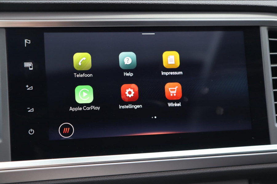 Seat Ateca 1.5 TSI FR / PANODAK / KEYLESS / ACC / CAMERA / CARPLAY