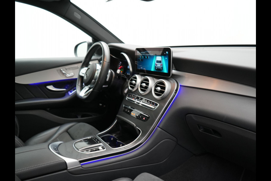 Mercedes-Benz GLC 300e 4MATIC Premium Plug In Hybrid 320pk PHEV | Trekhaak Af Fabriek | Panodak | Adaptive Cruise | Camera | Alcantara Sportstoelen Memory & Verwarmd | Sfeerverlichting | Apple Carplay | Blis | Navigatie | DAB |