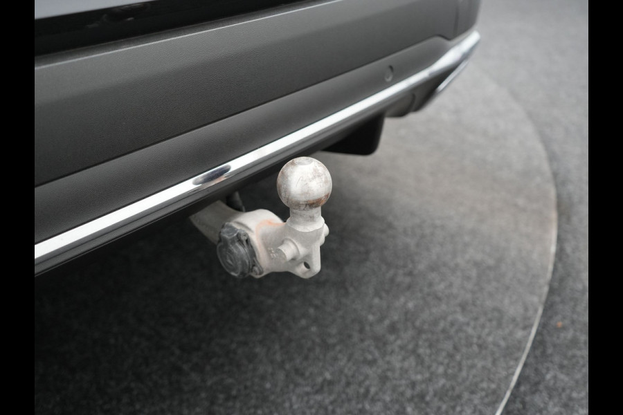 Mercedes-Benz GLC 300e 4MATIC Premium Plug In Hybrid 320pk PHEV | Trekhaak Af Fabriek | Panodak | Adaptive Cruise | Camera | Alcantara Sportstoelen Memory & Verwarmd | Sfeerverlichting | Apple Carplay | Blis | Navigatie | DAB |