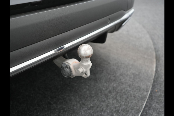 Mercedes-Benz GLC 300e 4MATIC Premium Plug In Hybrid 320pk PHEV | Trekhaak Af Fabriek | Panodak | Adaptive Cruise | Camera | Alcantara Sportstoelen Memory & Verwarmd | Sfeerverlichting | Apple Carplay | Blis | Navigatie | DAB |