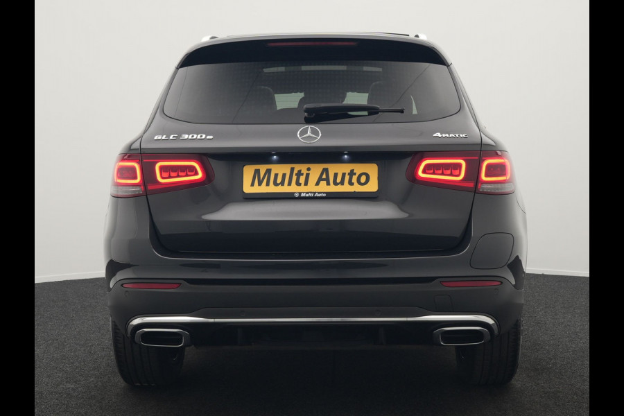 Mercedes-Benz GLC 300e 4MATIC Premium Plug In Hybrid 320pk PHEV | Trekhaak Af Fabriek | Panodak | Adaptive Cruise | Camera | Alcantara Sportstoelen Memory & Verwarmd | Sfeerverlichting | Apple Carplay | Blis | Navigatie | DAB |