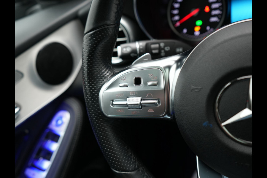 Mercedes-Benz GLC 300e 4MATIC Premium Plug In Hybrid 320pk PHEV | Trekhaak Af Fabriek | Panodak | Adaptive Cruise | Camera | Alcantara Sportstoelen Memory & Verwarmd | Sfeerverlichting | Apple Carplay | Blis | Navigatie | DAB |