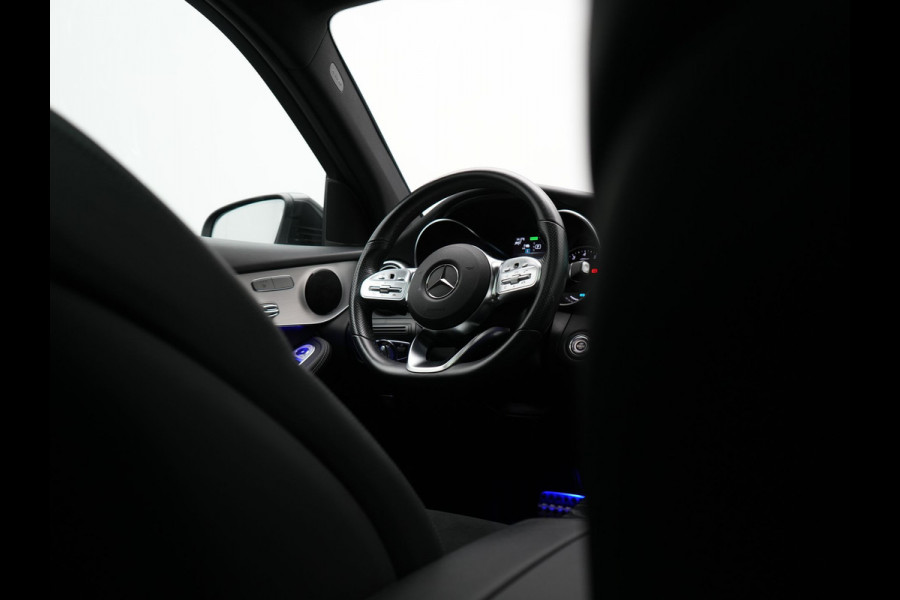 Mercedes-Benz GLC 300e 4MATIC Premium Plug In Hybrid 320pk PHEV | Trekhaak Af Fabriek | Panodak | Adaptive Cruise | Camera | Alcantara Sportstoelen Memory & Verwarmd | Sfeerverlichting | Apple Carplay | Blis | Navigatie | DAB |
