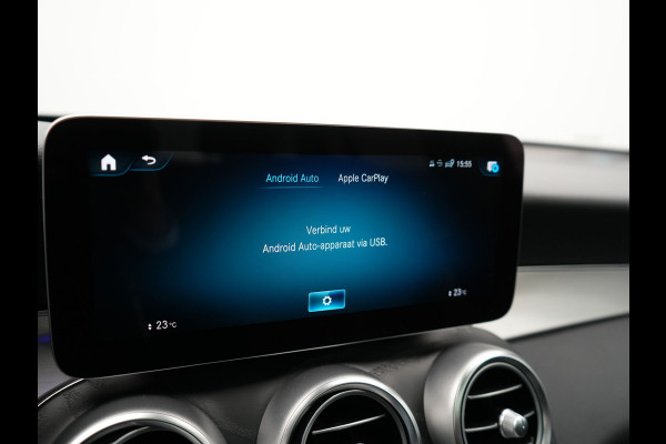 Mercedes-Benz GLC 300e 4MATIC Premium Plug In Hybrid 320pk PHEV | Trekhaak Af Fabriek | Panodak | Adaptive Cruise | Camera | Alcantara Sportstoelen Memory & Verwarmd | Sfeerverlichting | Apple Carplay | Blis | Navigatie | DAB |