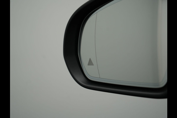 Mercedes-Benz GLC 300e 4MATIC Premium Plug In Hybrid 320pk PHEV | Trekhaak Af Fabriek | Panodak | Adaptive Cruise | Camera | Alcantara Sportstoelen Memory & Verwarmd | Sfeerverlichting | Apple Carplay | Blis | Navigatie | DAB |