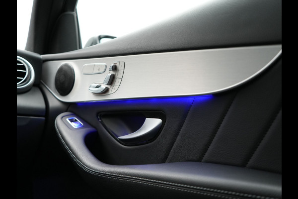 Mercedes-Benz GLC 300e 4MATIC Premium Plug In Hybrid 320pk PHEV | Trekhaak Af Fabriek | Panodak | Adaptive Cruise | Camera | Alcantara Sportstoelen Memory & Verwarmd | Sfeerverlichting | Apple Carplay | Blis | Navigatie | DAB |