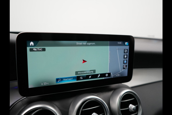 Mercedes-Benz GLC 300e 4MATIC Premium Plug In Hybrid 320pk PHEV | Trekhaak Af Fabriek | Panodak | Adaptive Cruise | Camera | Alcantara Sportstoelen Memory & Verwarmd | Sfeerverlichting | Apple Carplay | Blis | Navigatie | DAB |